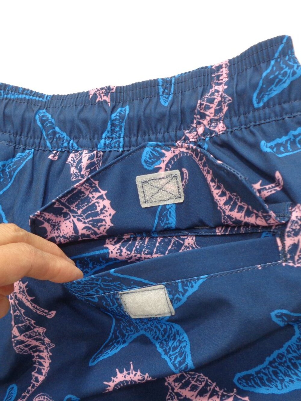 St. John's Bay Men's Large Swim Trunks Seahorse and Star Navy Blue Pink NWT - Picture 8 of 9